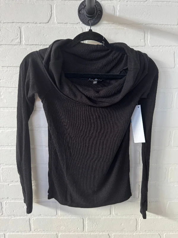 Top Long Sleeve By Clothes Mentor In Black, Size: M