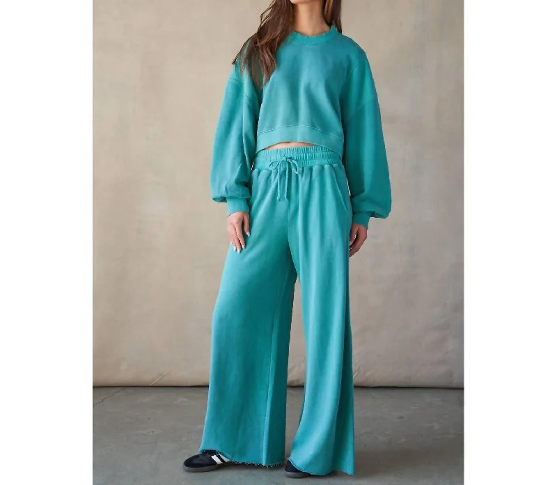 Remy Wide Oversized Sweatpant In Kelly Green