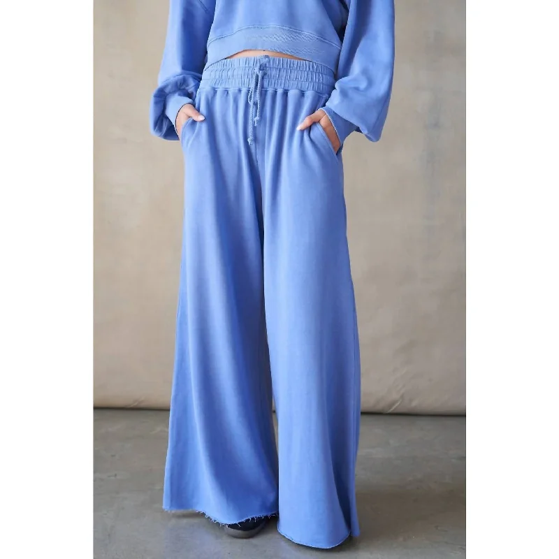 Remy Wide Oversized Sweatpant In Vintage Blue